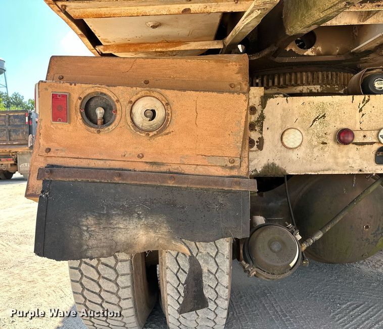 image for item OC9194 Gradall  G-660 wheeled excavator