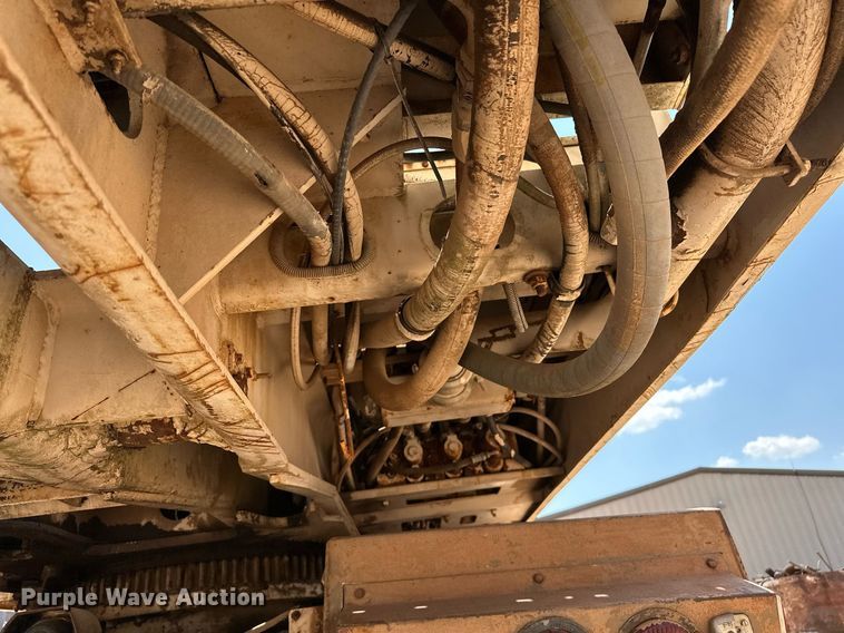 image for item OC9194 Gradall  G-660 wheeled excavator