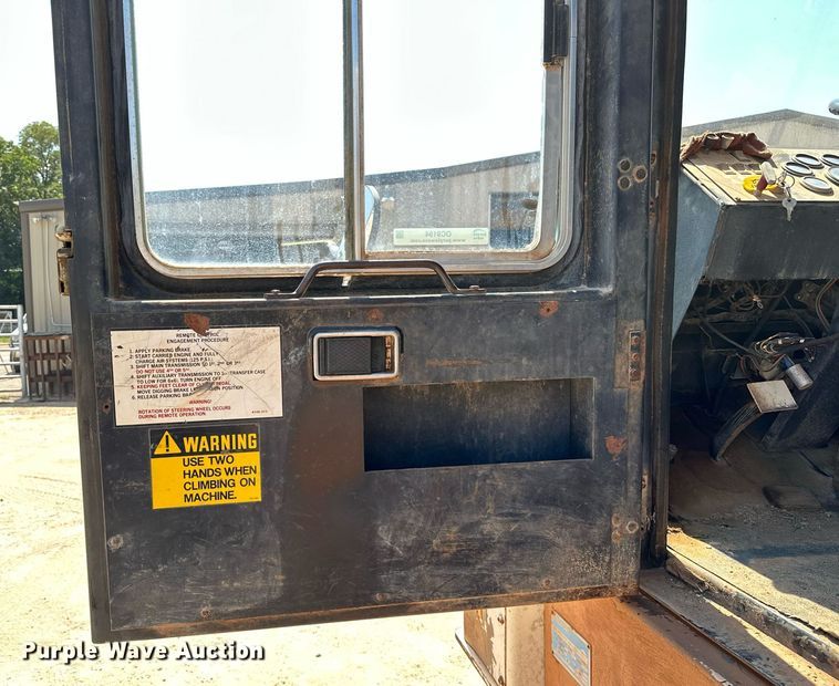 image for item OC9194 Gradall  G-660 wheeled excavator