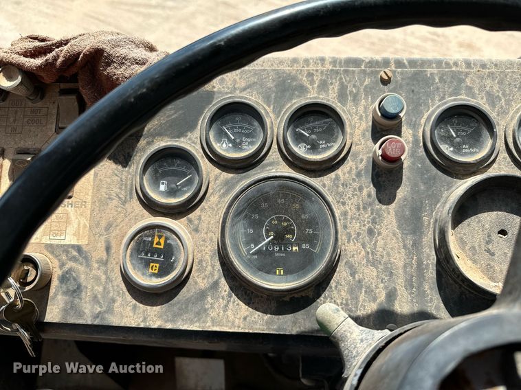 image for item OC9194 Gradall  G-660 wheeled excavator