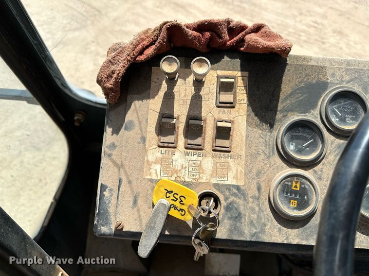 image for item OC9194 Gradall  G-660 wheeled excavator