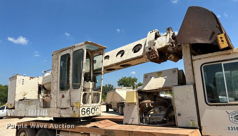image for item OC9194 Gradall  G-660 wheeled excavator