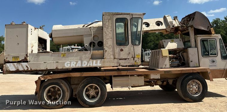 image for item OC9194 Gradall  G-660 wheeled excavator