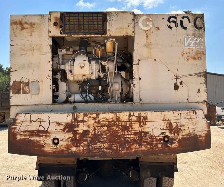 image for item OC9194 Gradall  G-660 wheeled excavator