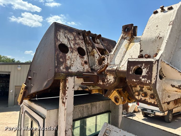 image for item OC9194 Gradall  G-660 wheeled excavator