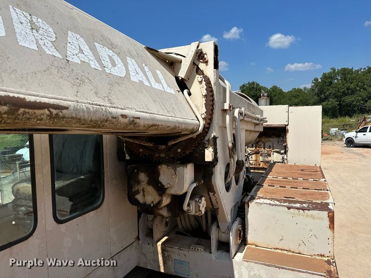 image for item OC9194 Gradall  G-660 wheeled excavator