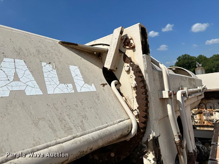 image for item OC9194 Gradall  G-660 wheeled excavator