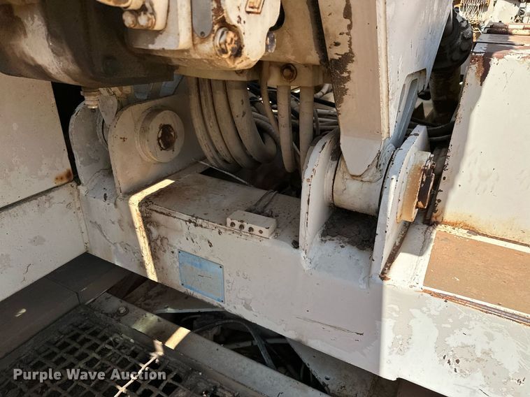 image for item OC9194 Gradall  G-660 wheeled excavator