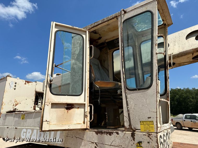 image for item OC9194 Gradall  G-660 wheeled excavator