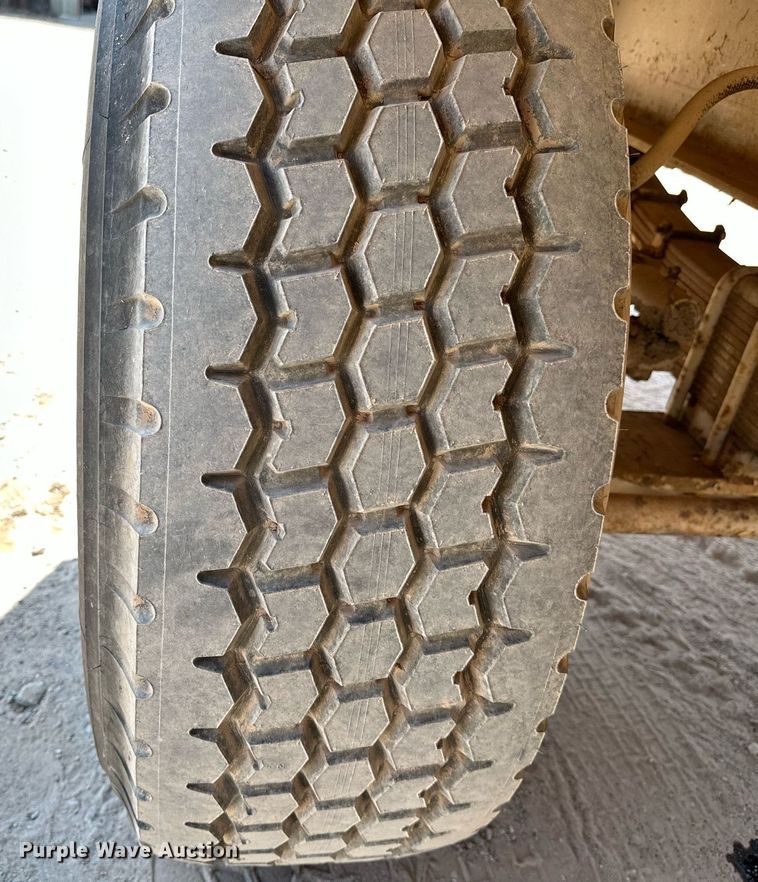 image for item OC9194 Gradall  G-660 wheeled excavator