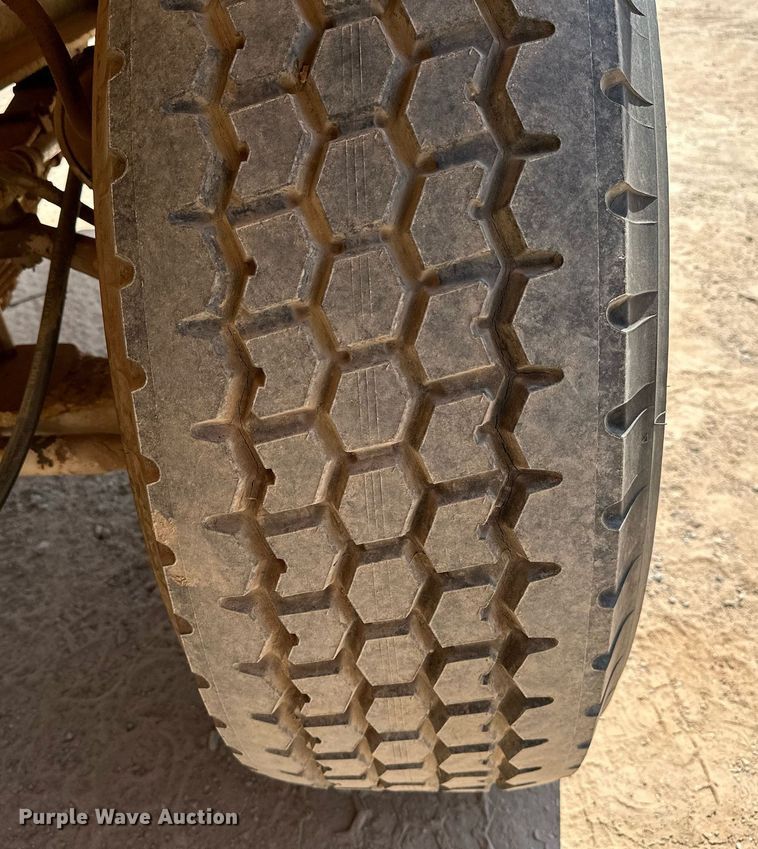 image for item OC9194 Gradall  G-660 wheeled excavator