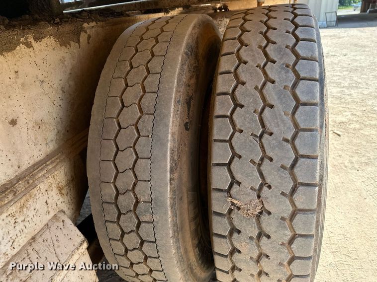 image for item OC9194 Gradall  G-660 wheeled excavator