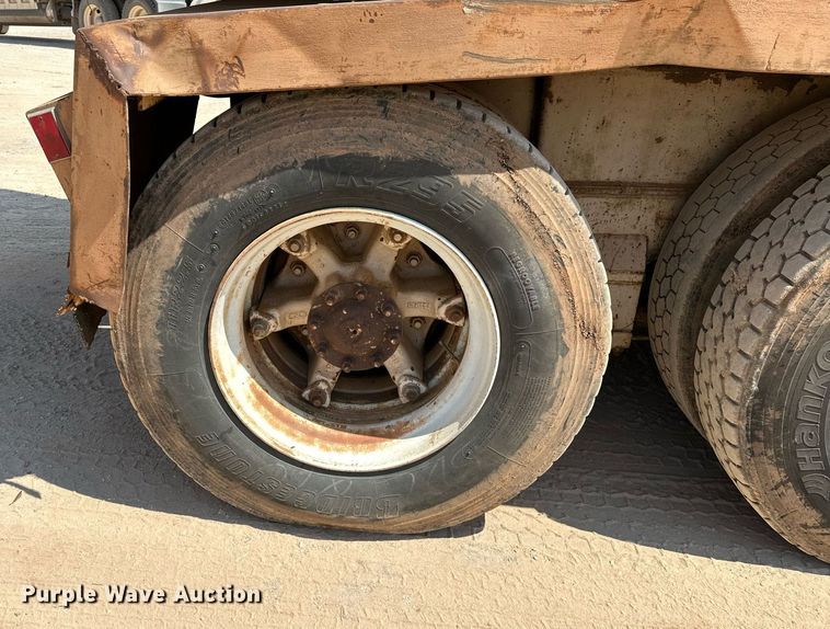 image for item OC9194 Gradall  G-660 wheeled excavator