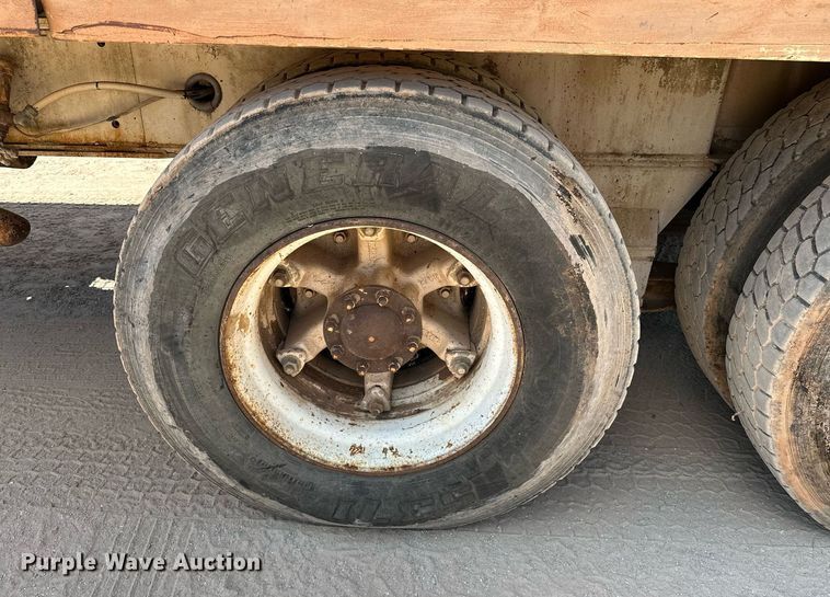 image for item OC9194 Gradall  G-660 wheeled excavator