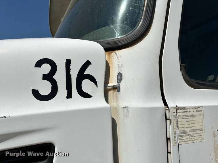 image for item OC9195 2003 Mack CV713 Granite dump truck