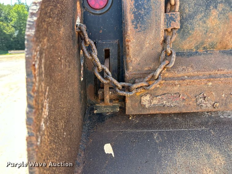 image for item OC9195 2003 Mack CV713 Granite dump truck