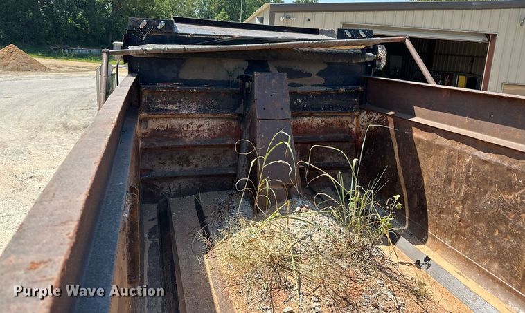 image for item OC9195 2003 Mack CV713 Granite dump truck