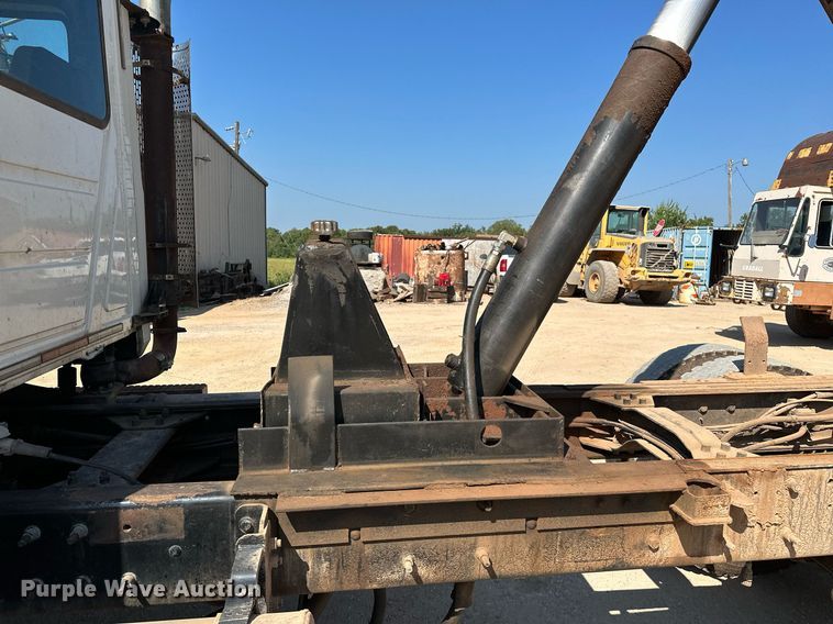 image for item OC9195 2003 Mack CV713 Granite dump truck