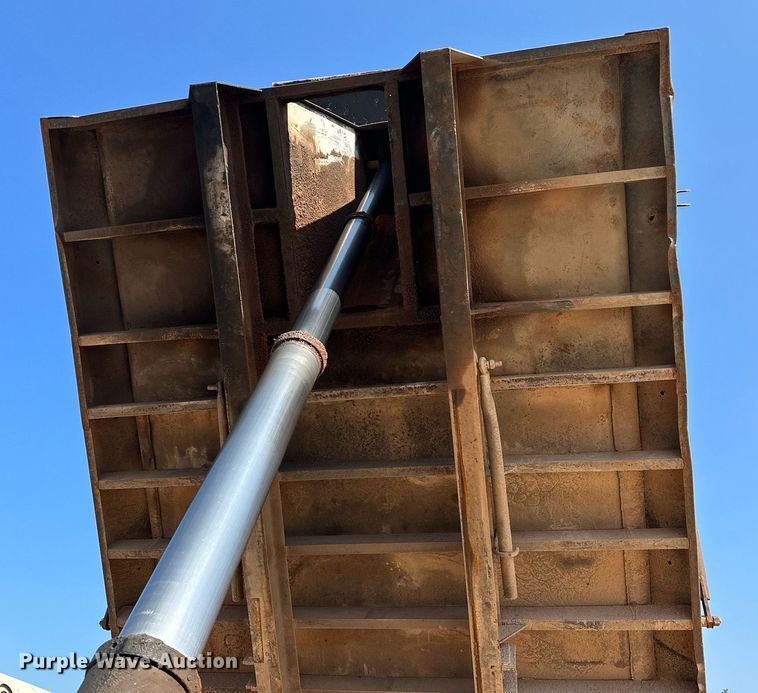 image for item OC9195 2003 Mack CV713 Granite dump truck