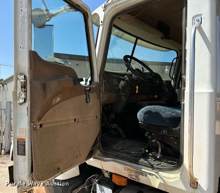 image for item OC9195 2003 Mack CV713 Granite dump truck