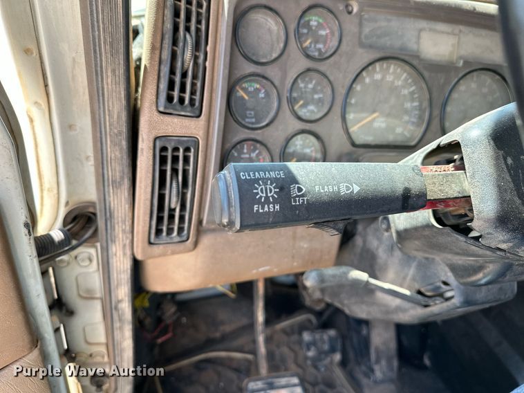 image for item OC9195 2003 Mack CV713 Granite dump truck