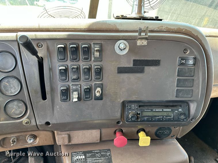 image for item OC9195 2003 Mack CV713 Granite dump truck