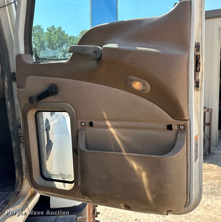 image for item OC9195 2003 Mack CV713 Granite dump truck