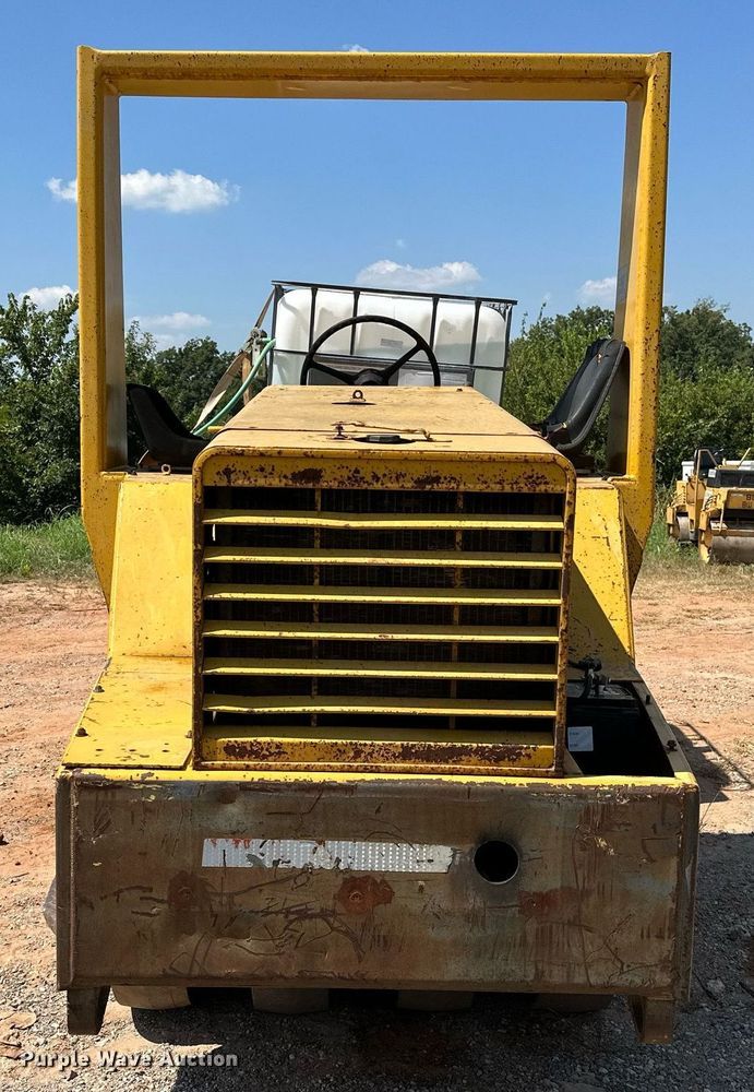 image for item OC9196 Hyster C530A pneumatic roller