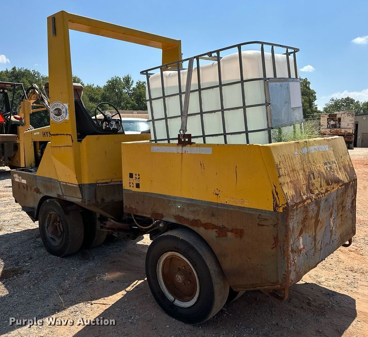 image for item OC9196 Hyster C530A pneumatic roller