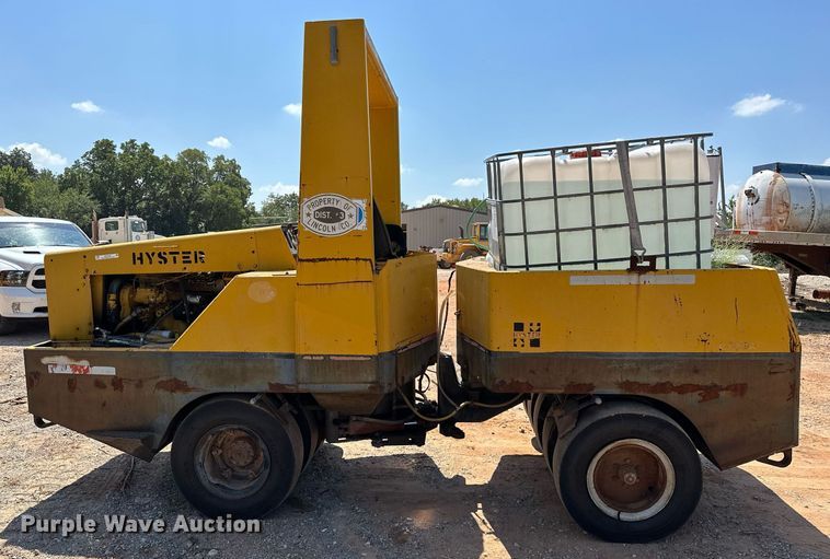 image for item OC9196 Hyster C530A pneumatic roller