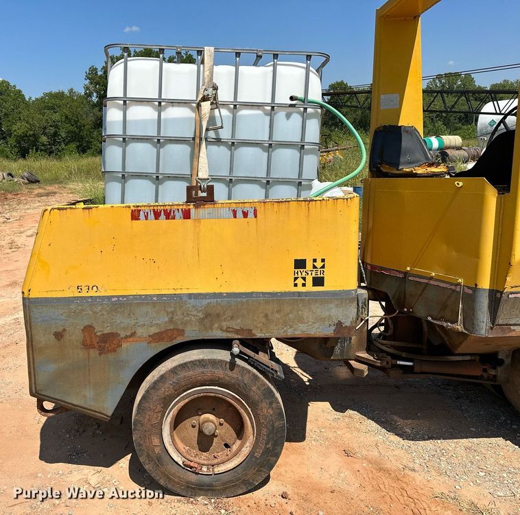 image for item OC9196 Hyster C530A pneumatic roller