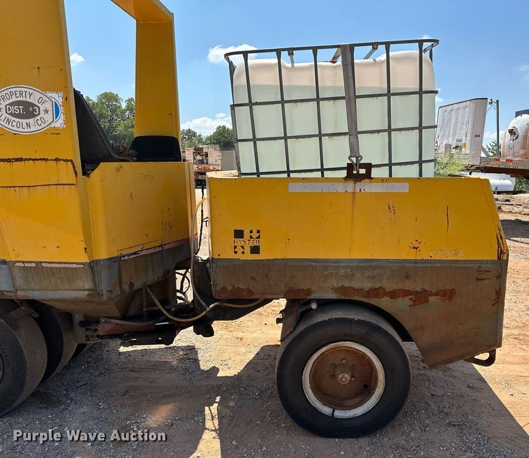 image for item OC9196 Hyster C530A pneumatic roller