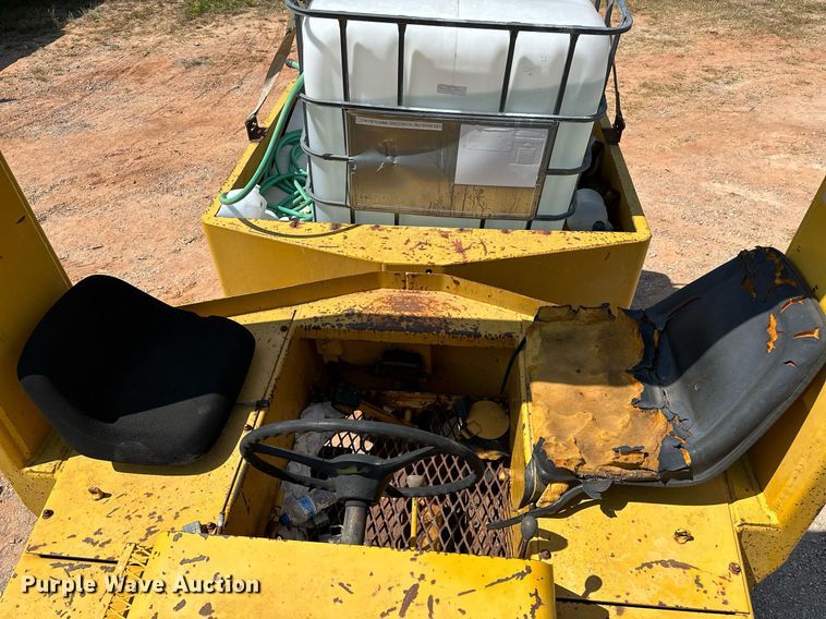 image for item OC9196 Hyster C530A pneumatic roller