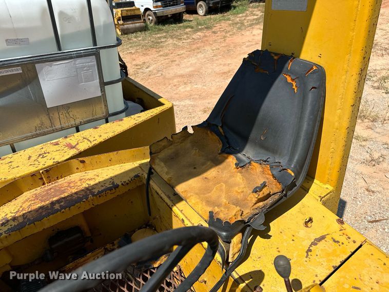 image for item OC9196 Hyster C530A pneumatic roller