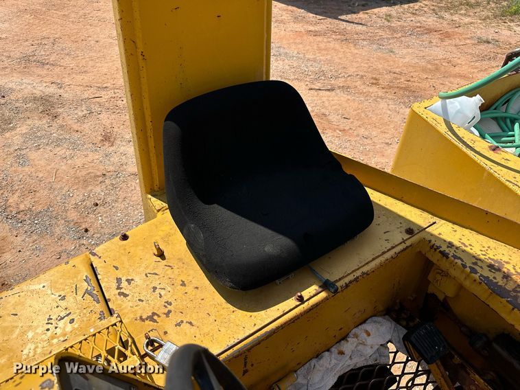 image for item OC9196 Hyster C530A pneumatic roller