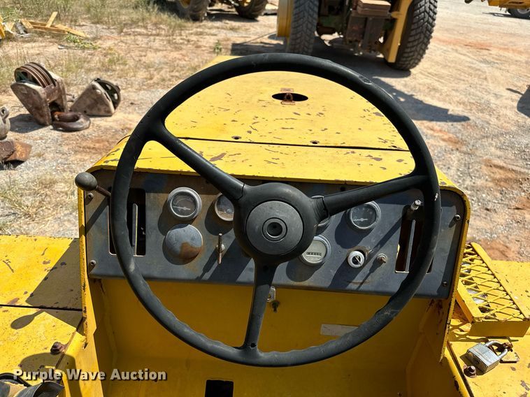 image for item OC9196 Hyster C530A pneumatic roller