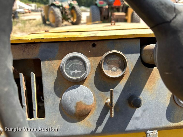 image for item OC9196 Hyster C530A pneumatic roller