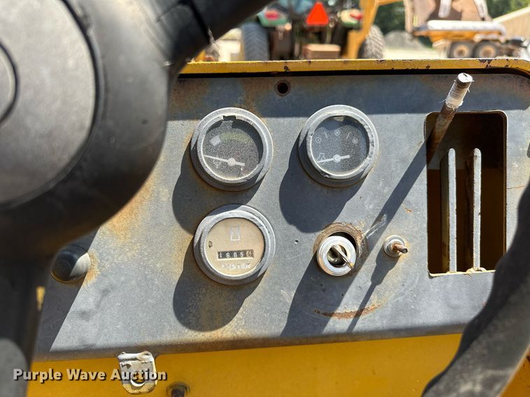 image for item OC9196 Hyster C530A pneumatic roller