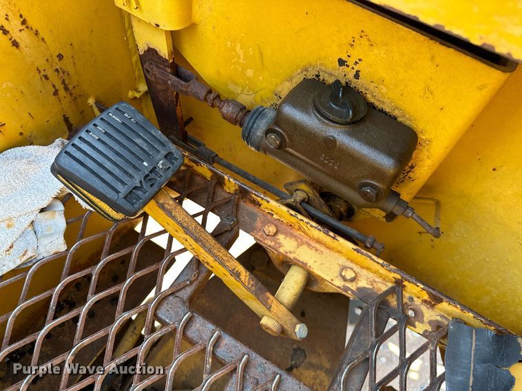 image for item OC9196 Hyster C530A pneumatic roller