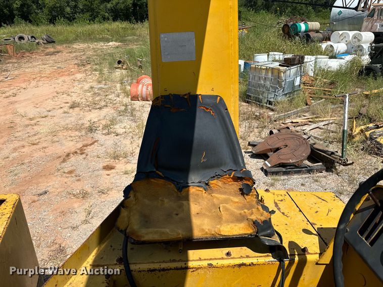 image for item OC9196 Hyster C530A pneumatic roller