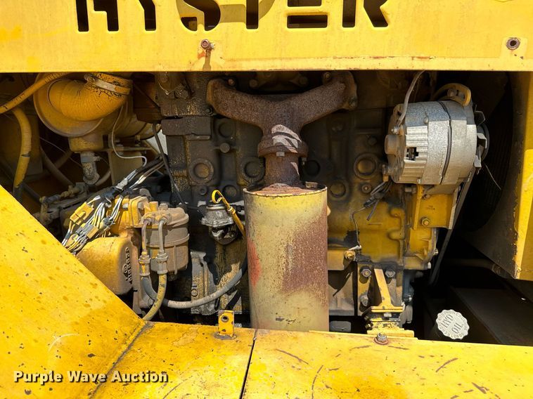 image for item OC9196 Hyster C530A pneumatic roller