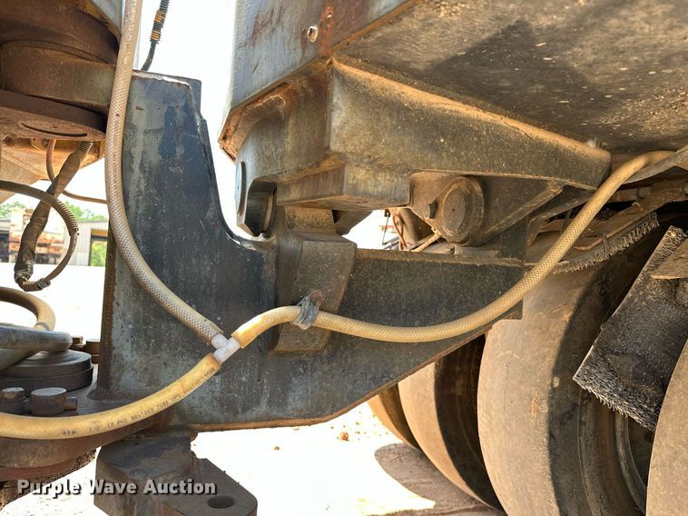 image for item OC9196 Hyster C530A pneumatic roller