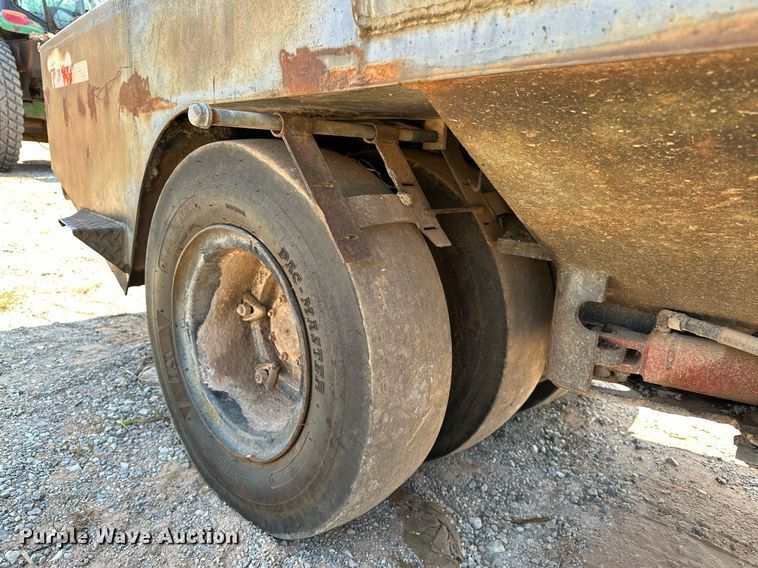 image for item OC9196 Hyster C530A pneumatic roller