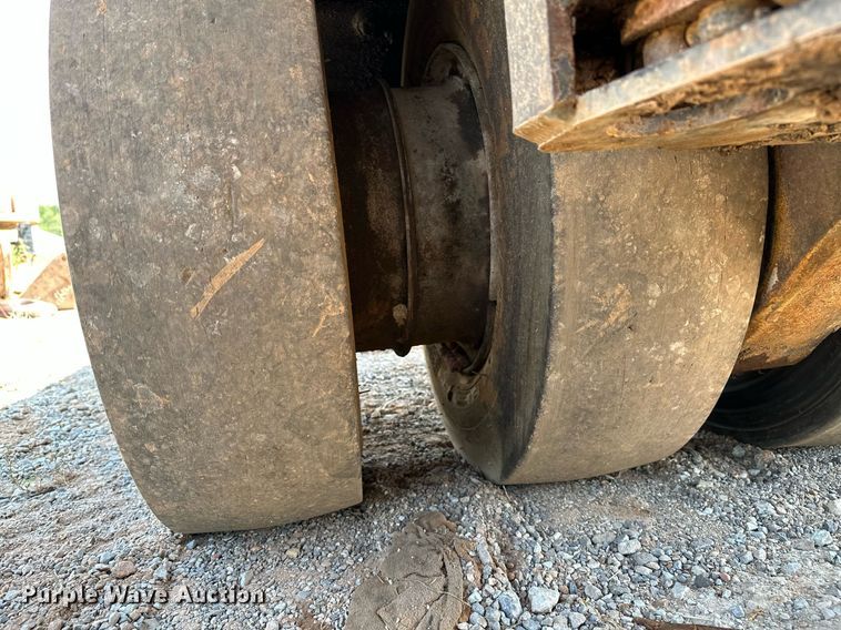 image for item OC9196 Hyster C530A pneumatic roller