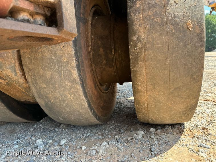 image for item OC9196 Hyster C530A pneumatic roller