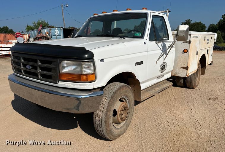 image for item OC9198 1995 Ford F450 Super Duty utility / service truck