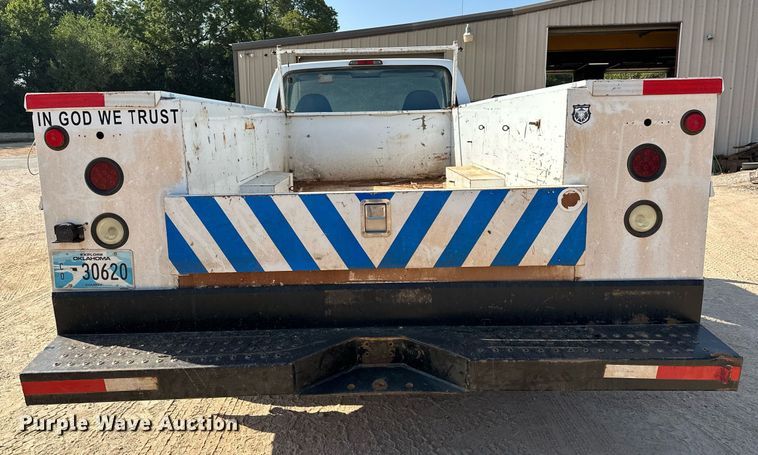 image for item OC9198 1995 Ford F450 Super Duty utility / service truck