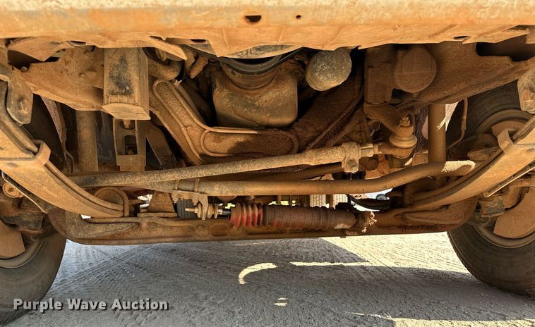 image for item OC9198 1995 Ford F450 Super Duty utility / service truck