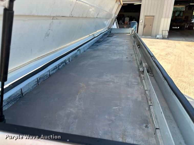 image for item OC9198 1995 Ford F450 Super Duty utility / service truck