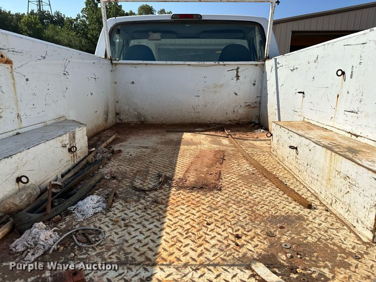 image for item OC9198 1995 Ford F450 Super Duty utility / service truck